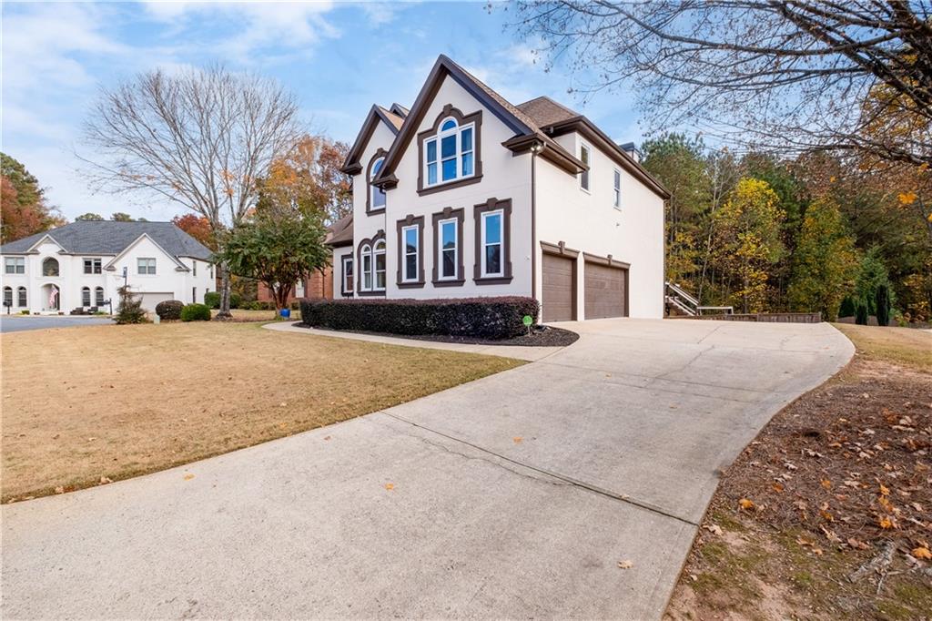 2774 Riderwood Lane NE