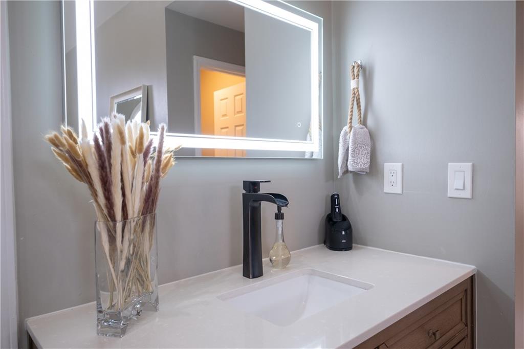 2774 Riderwood Lane NE