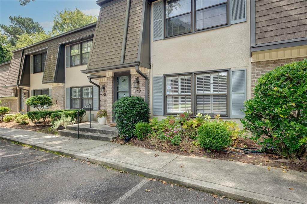 249 Triumph Drive NW