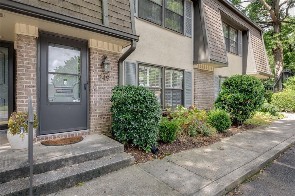 249 Triumph Drive NW