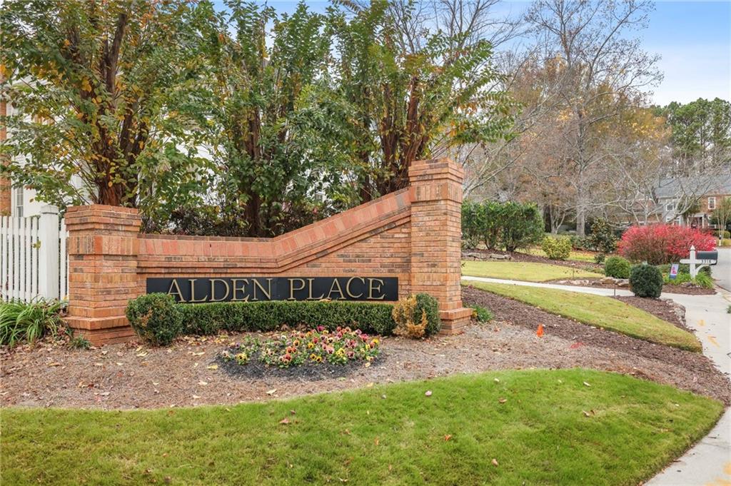 3327 Alden Place Drive NE