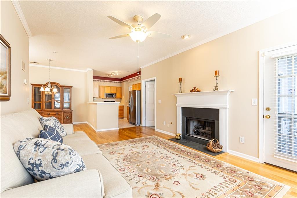 811 Vinings Forest Lane SE