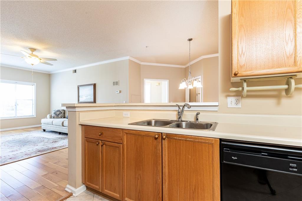 811 Vinings Forest Lane SE