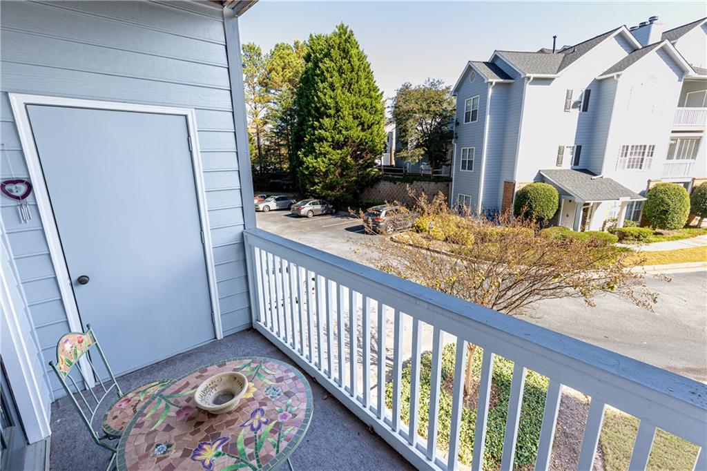 811 Vinings Forest Lane SE