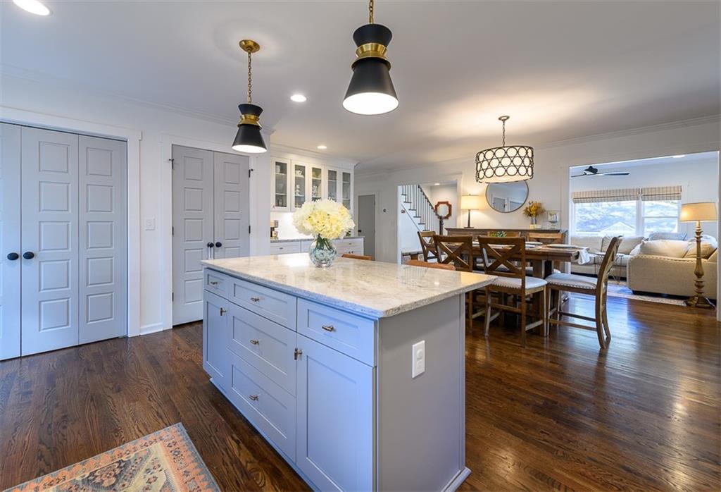 1525 Deerwood Drive