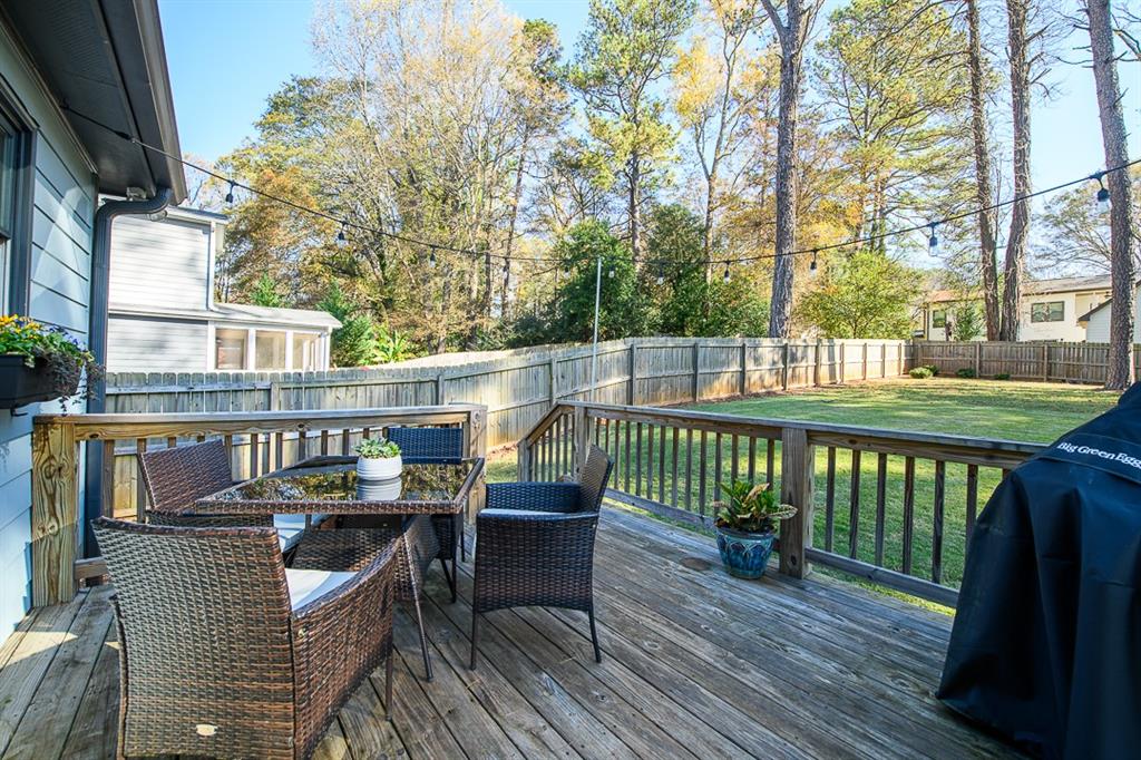 1525 Deerwood Drive