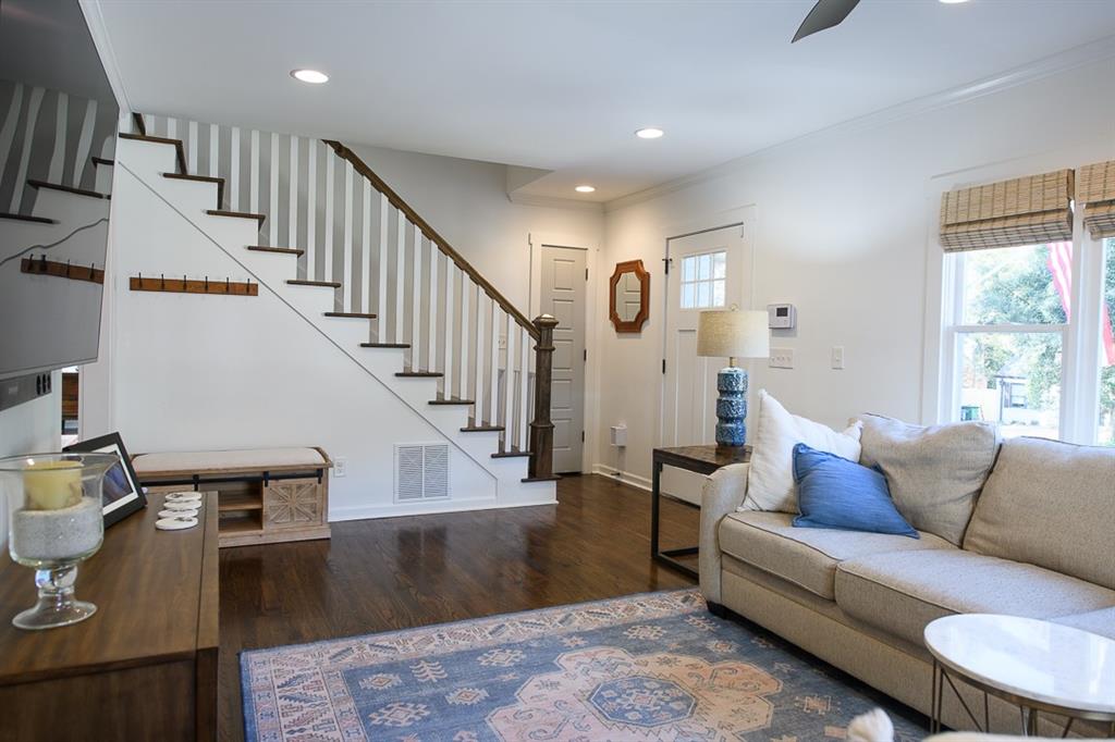 1525 Deerwood Drive