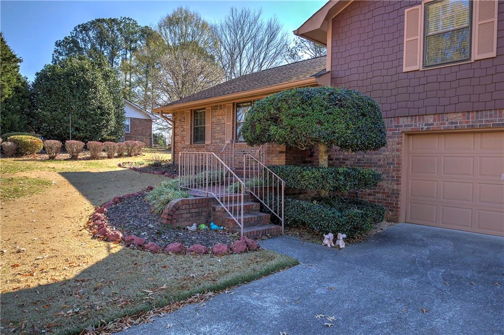 37 Skyview Circle