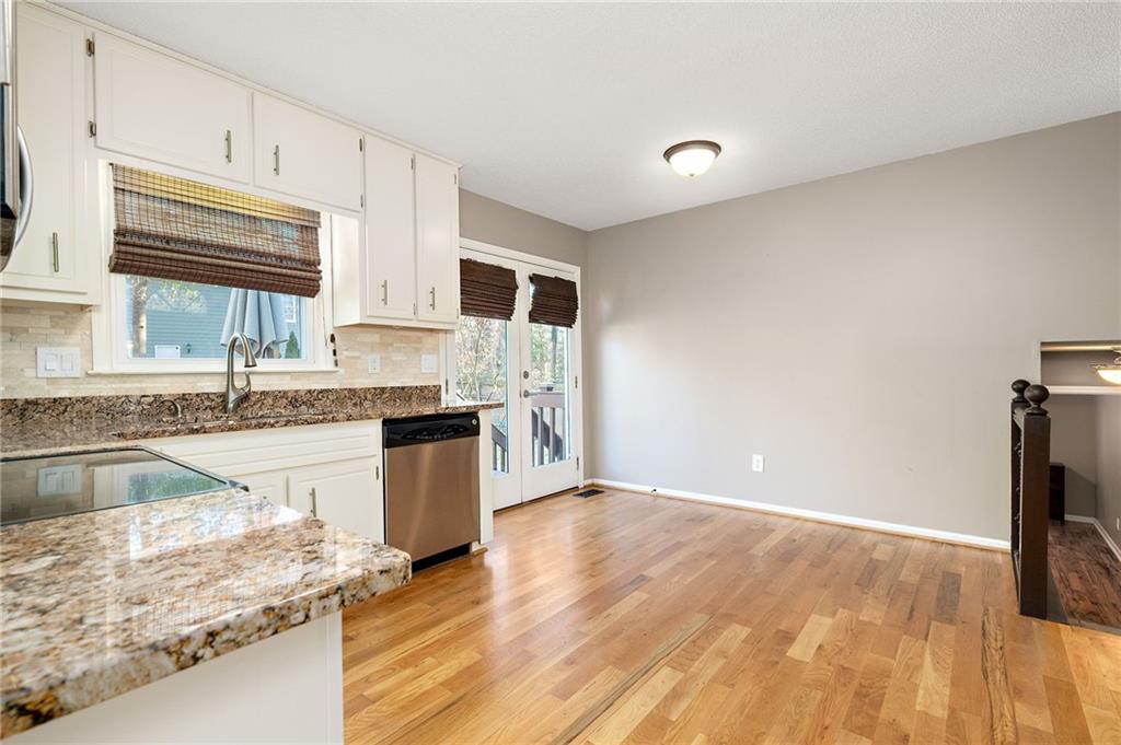 3265 WOODCLIFF Way