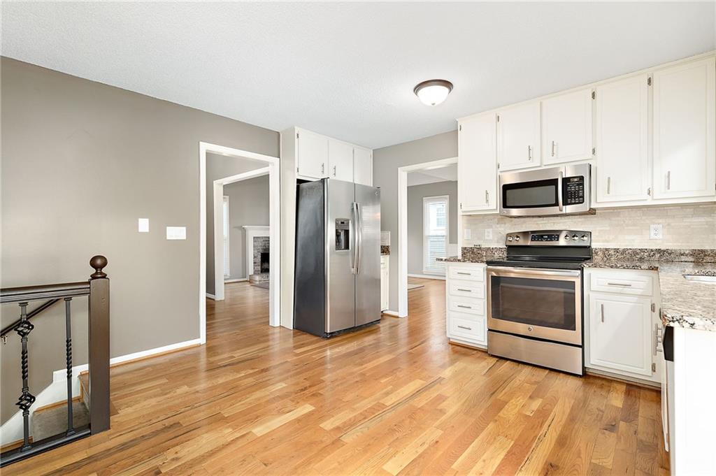 3265 WOODCLIFF Way
