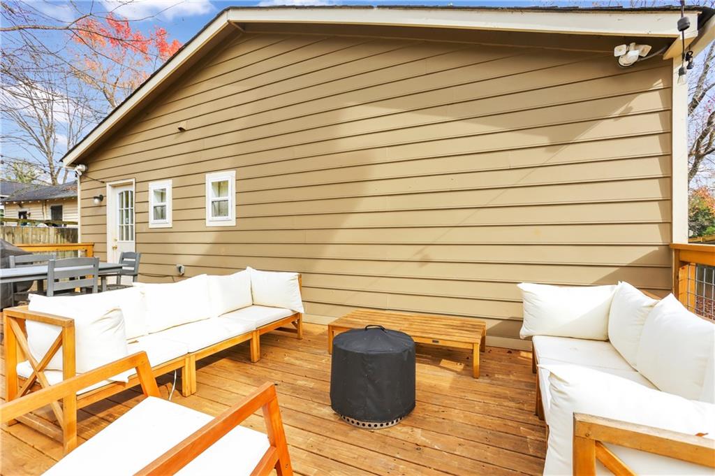 306 Rockyford Road NE