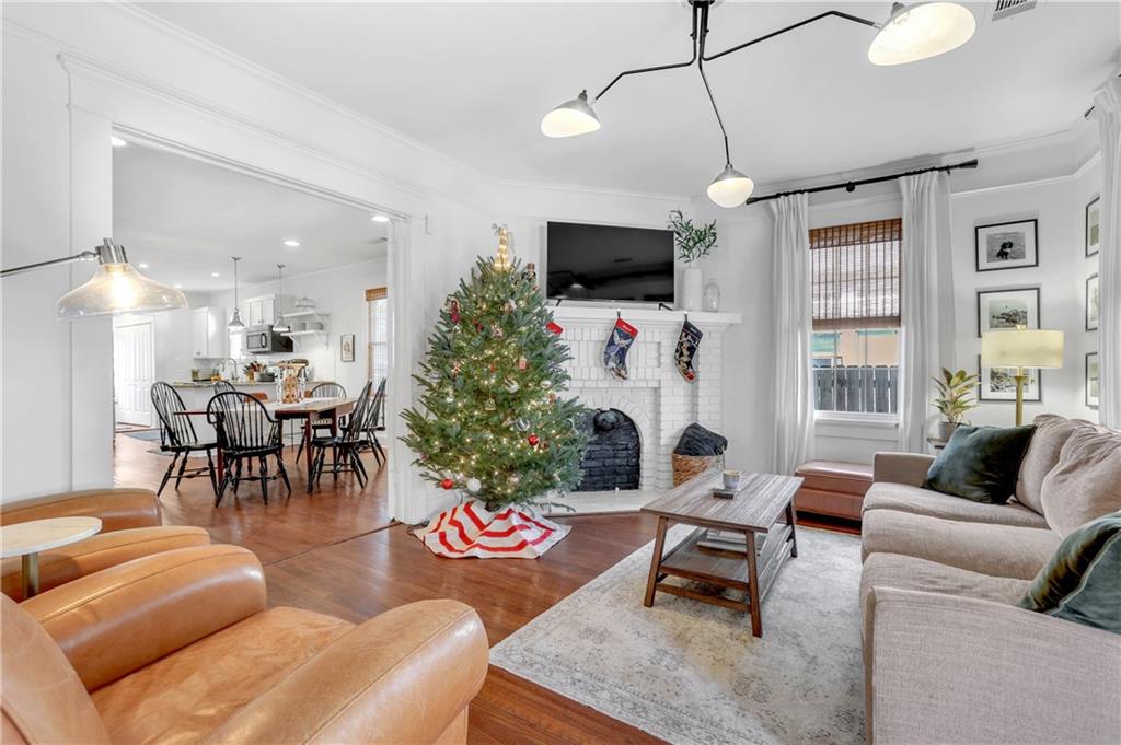 306 Rockyford Road NE