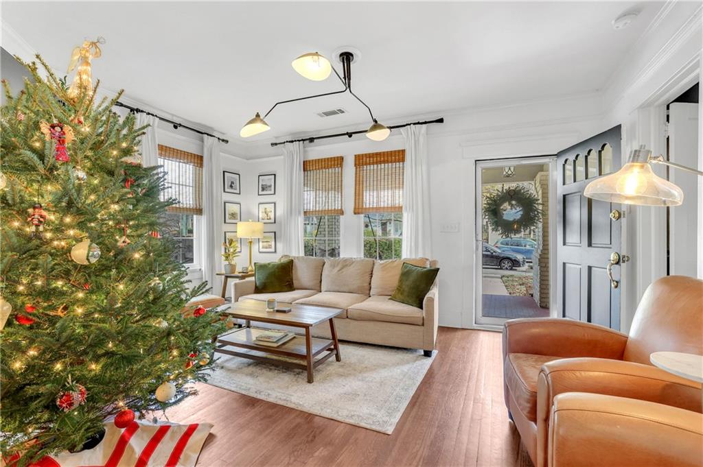 306 Rockyford Road NE