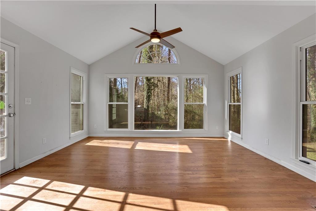 208 Shadowlawn Road SE