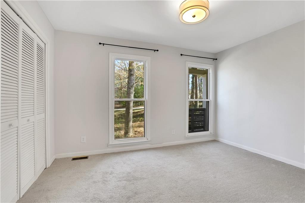 208 Shadowlawn Road SE