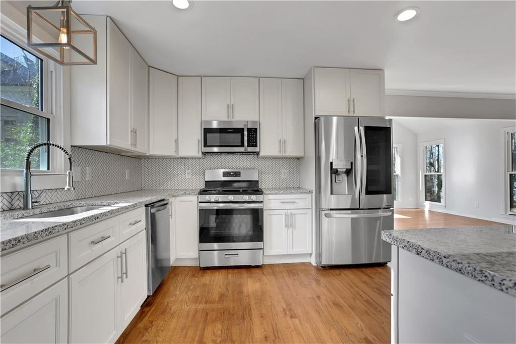 208 Shadowlawn Road SE