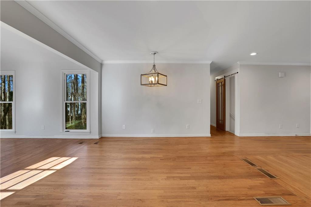 208 Shadowlawn Road SE
