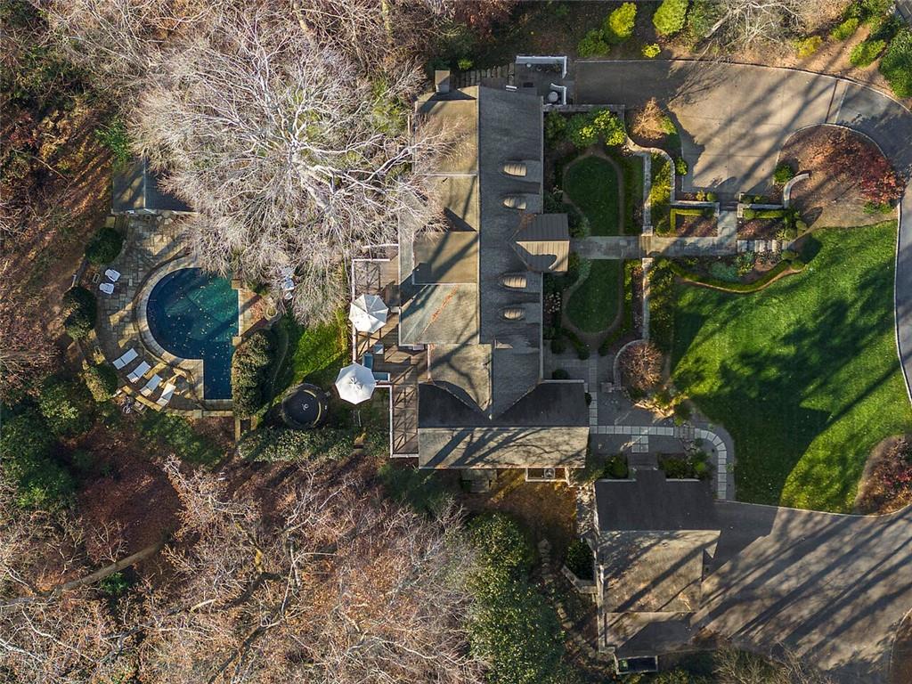 1290 W Wesley Road NW