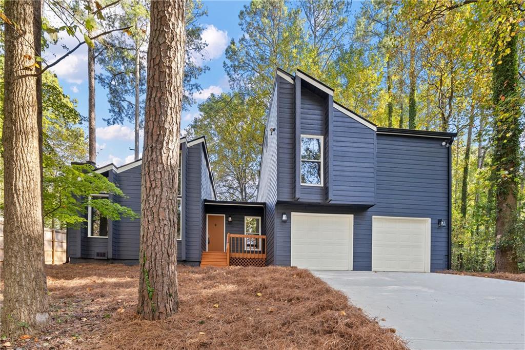 3272 Timber Bluff Drive NE
