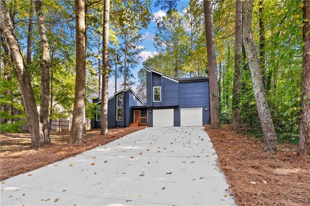 3272 Timber Bluff Drive NE