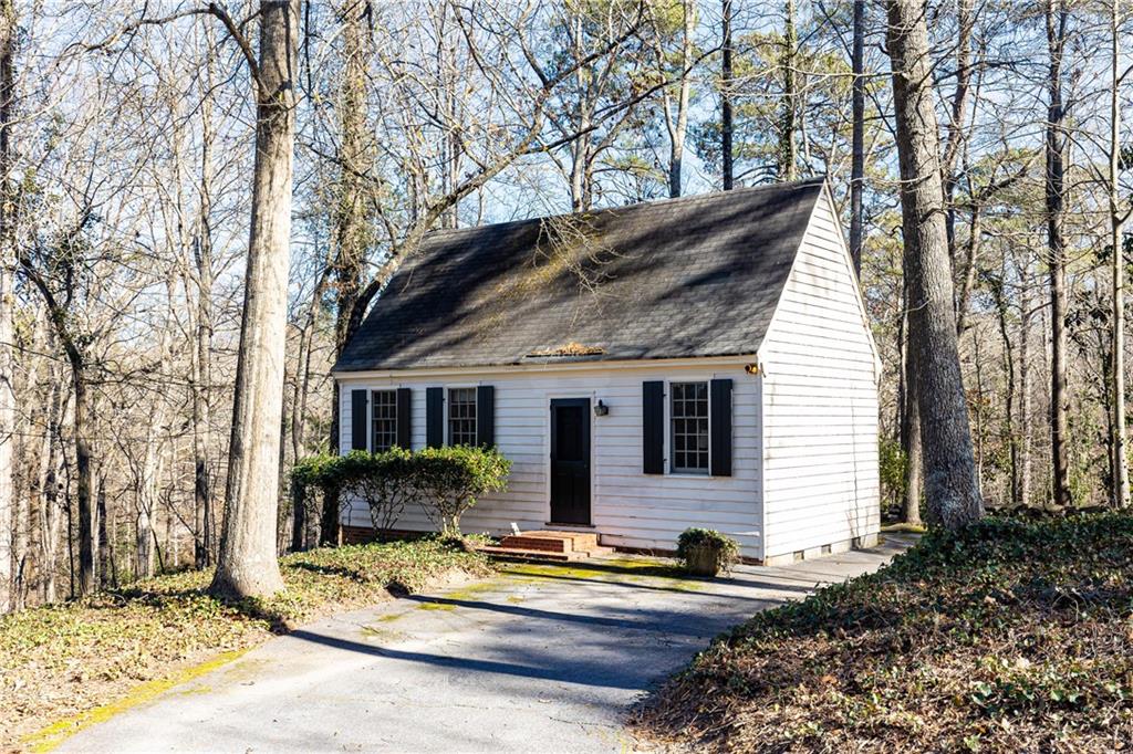 1961 River Forest Road NW