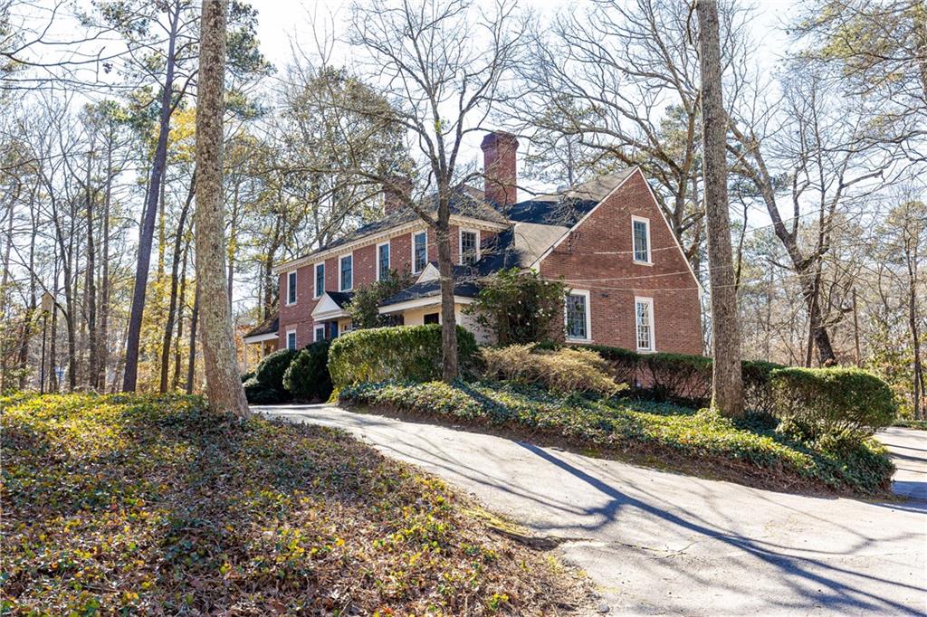1961 River Forest Road NW