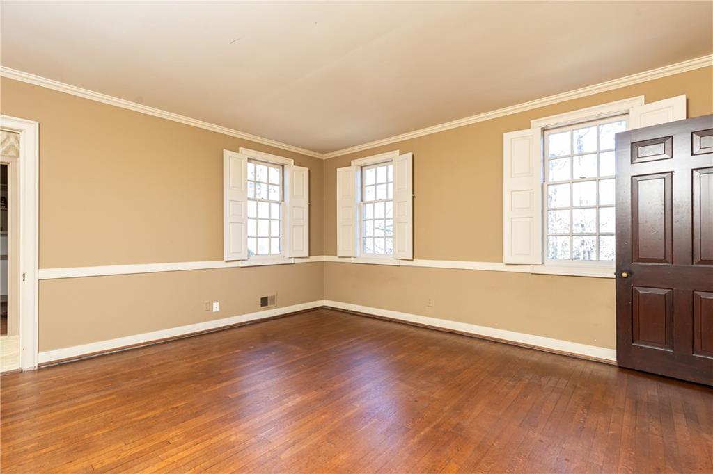 1961 River Forest Road NW