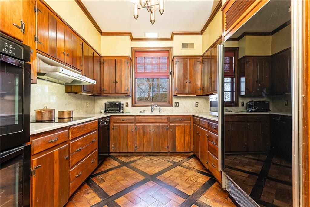1961 River Forest Road NW