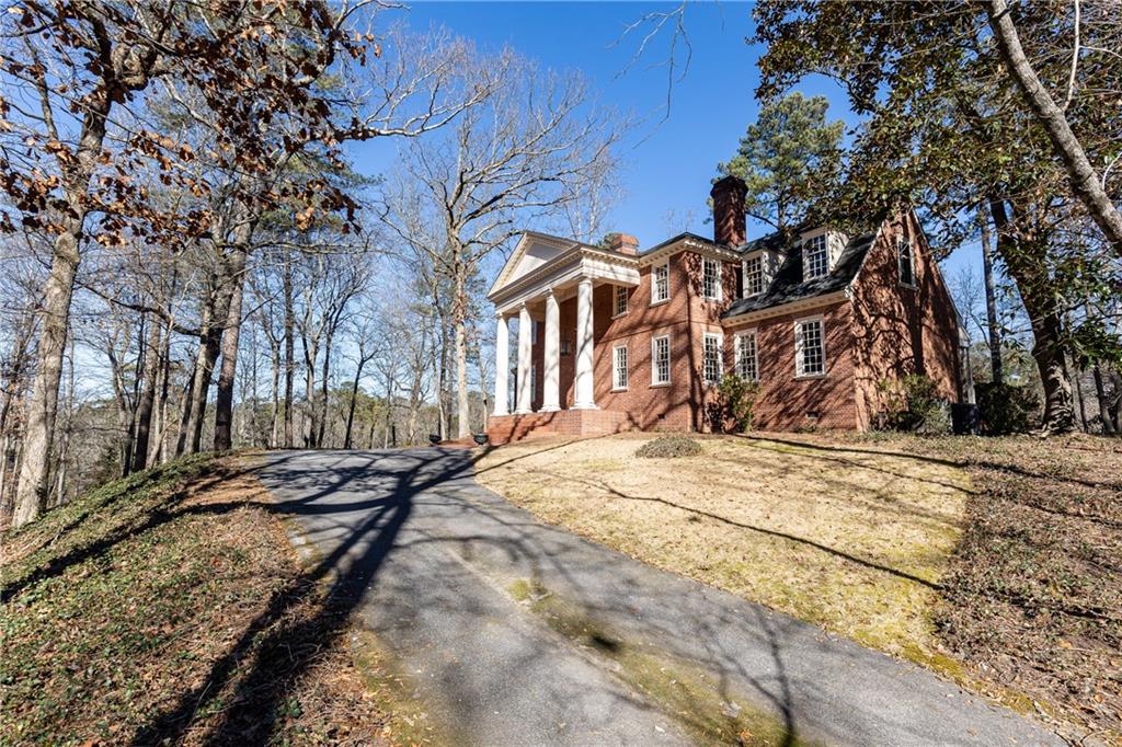 1961 River Forest Road NW