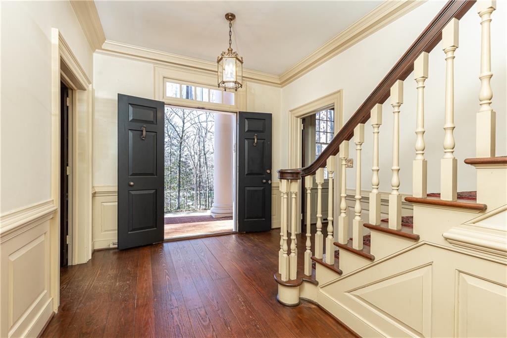 1961 River Forest Road NW