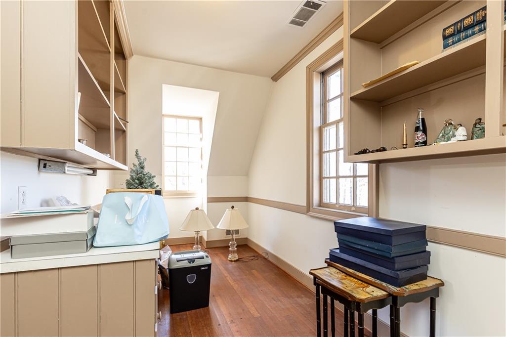 1961 River Forest Road NW