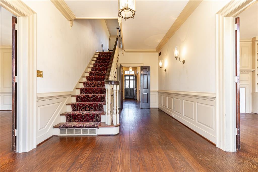 1961 River Forest Road NW
