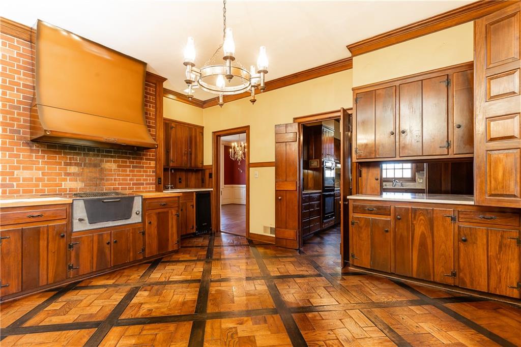 1961 River Forest Road NW