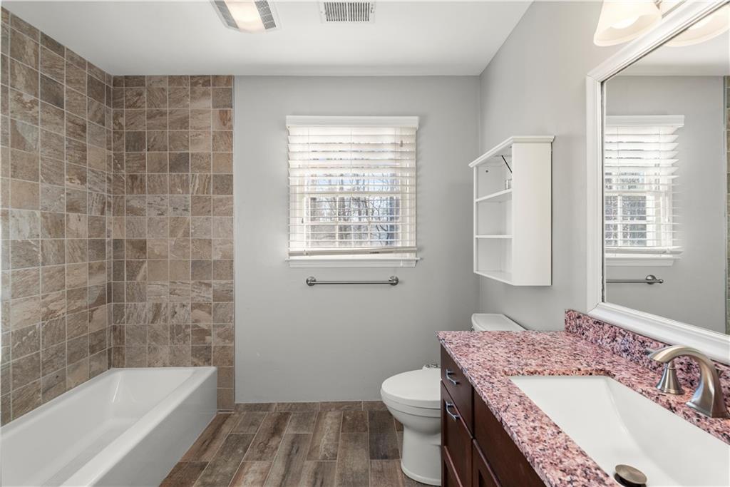 4687 Amberwood Trail