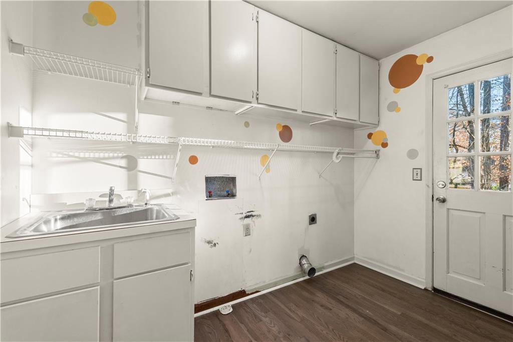 4687 Amberwood Trail