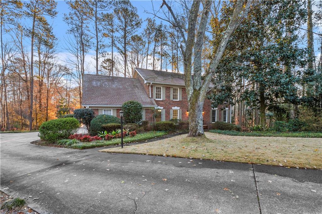 4687 Amberwood Trail