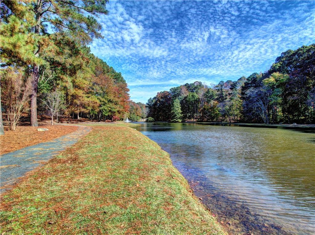 4687 Amberwood Trail
