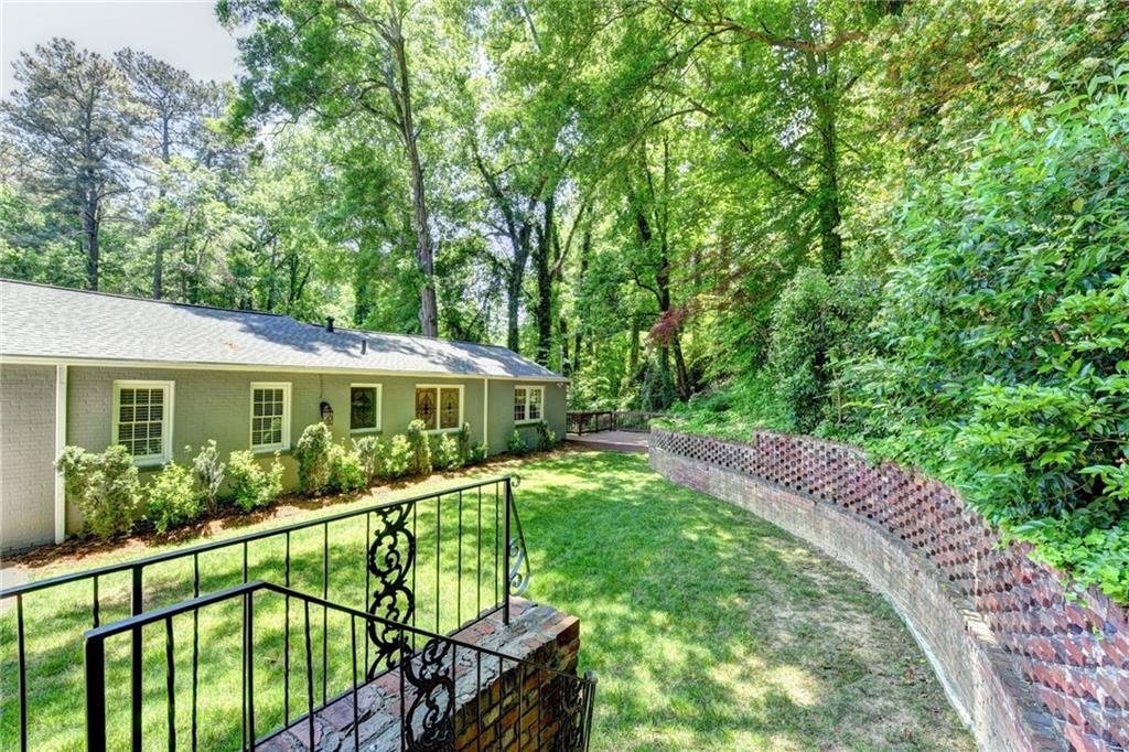 485 Valley Road