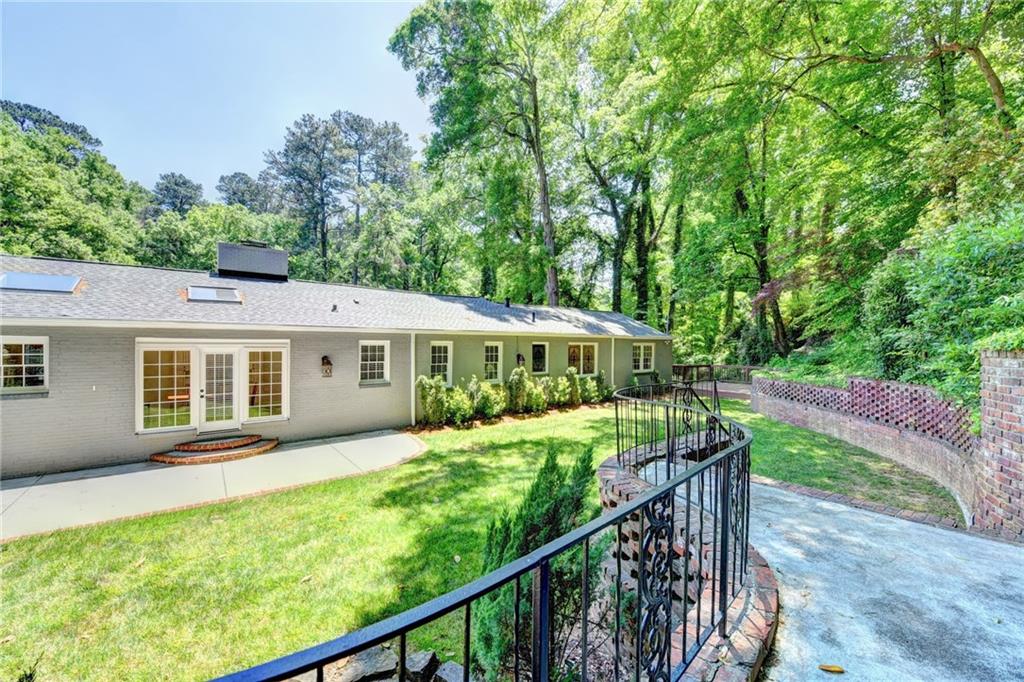 485 Valley Road