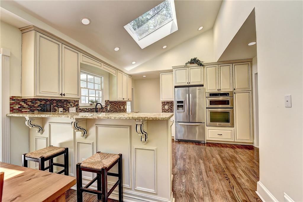 485 Valley Road