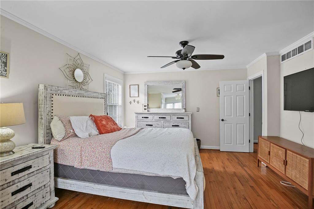 1320 Stillwood Chase NE
