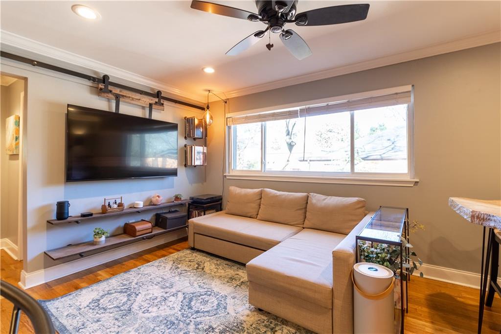 880 Glendale Terrace NE Unit 8