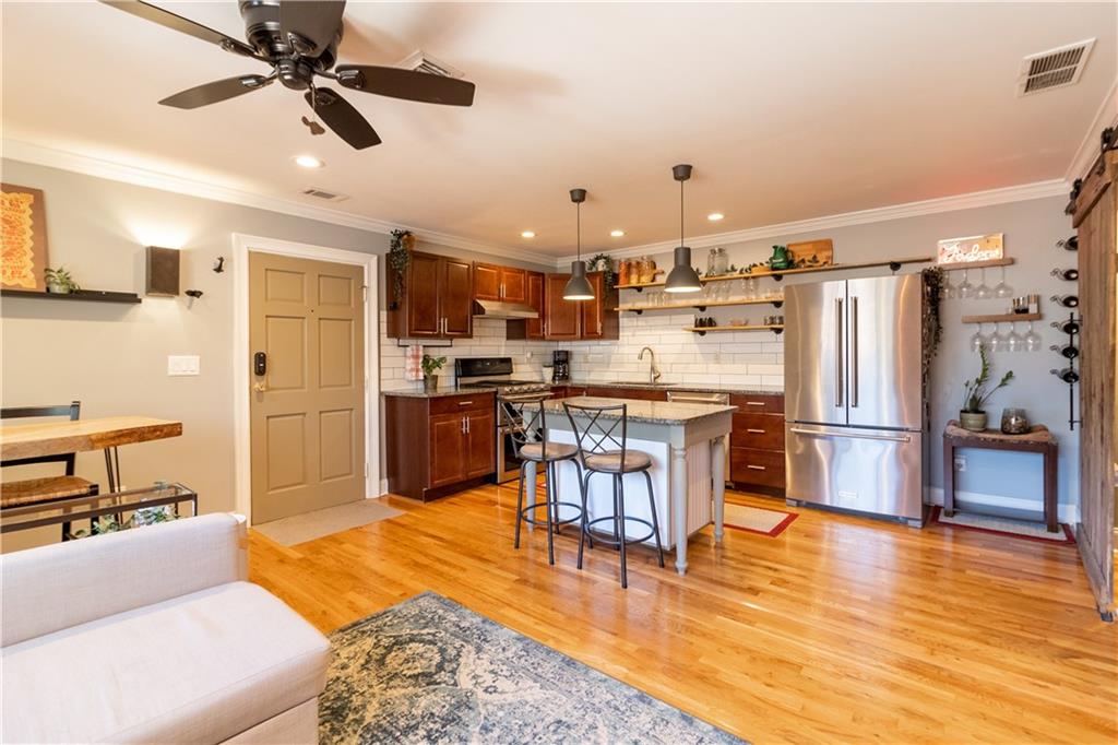 880 Glendale Terrace NE Unit 8