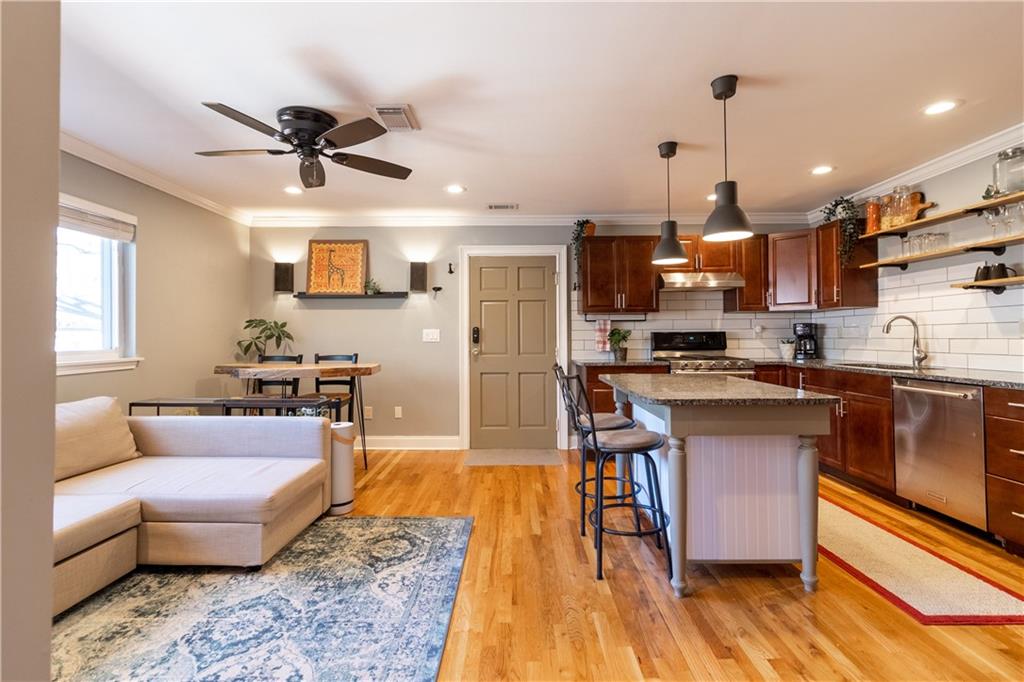 880 Glendale Terrace NE Unit 8