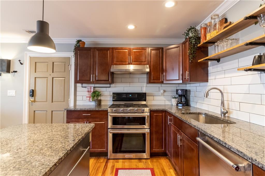880 Glendale Terrace NE Unit 8