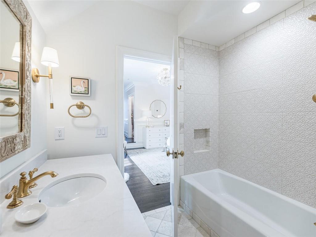3010 Lancaster Square