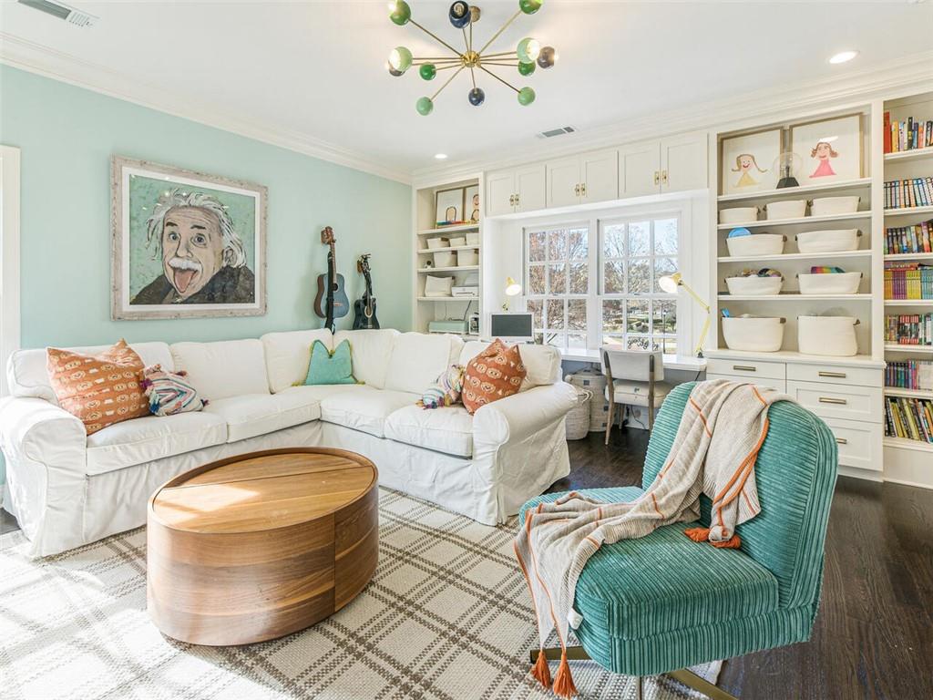 3010 Lancaster Square