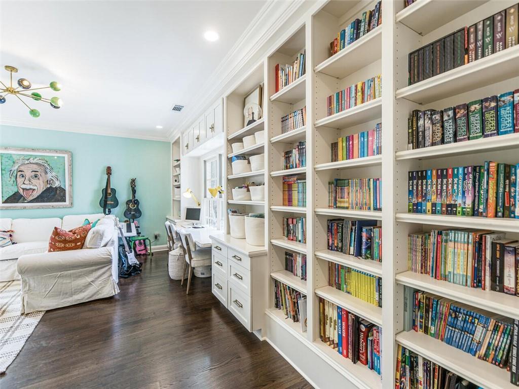 3010 Lancaster Square