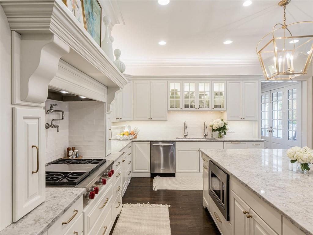 3010 Lancaster Square