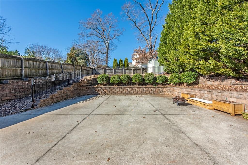 2796 Georgian Drive W